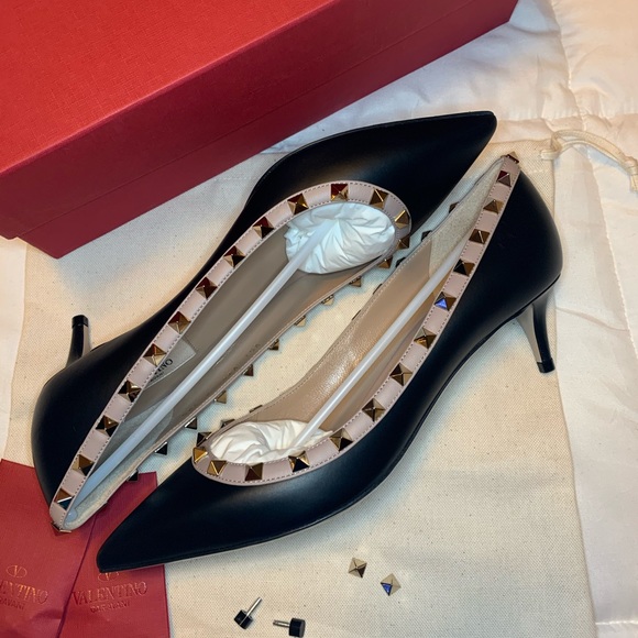 Sold Valentino Black Rockstud Trim 50mm pumps - Picture 4 of 5